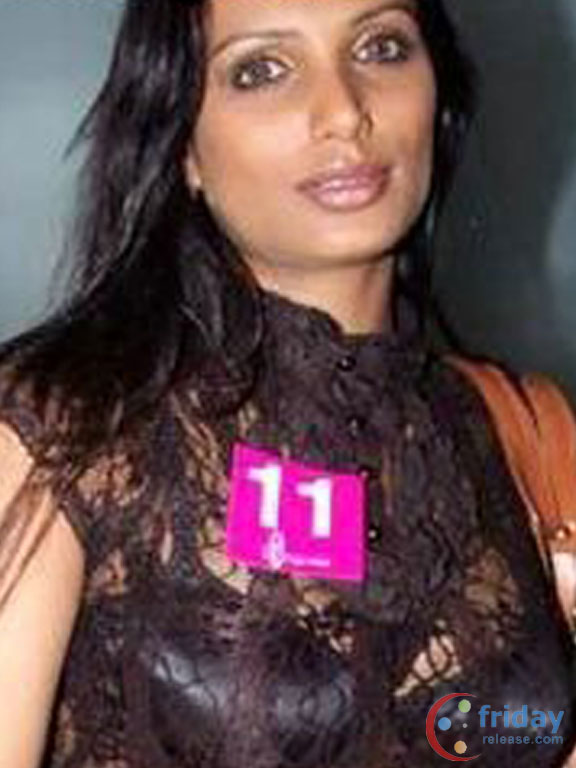 Naina Dhaliwal - Wallpaper Actress