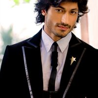 Vidyut Jamwal Image