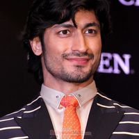 Vidyut Jamwal Image