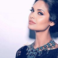 Esha Gupta Image