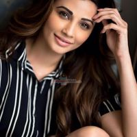Daisy Shah Image