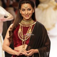 Juhi Chawla Image