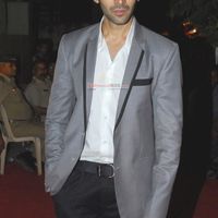 Kartik Aaryan Image
