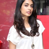 Sarah Jane Dias Image