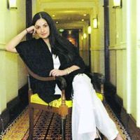 Pooja Bhatt Image