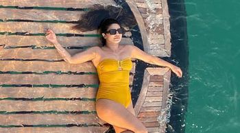 Priyanka Chopra shares a glimpse of her Dubai vacation, sizzles in the Yellow Bikini; Check out!