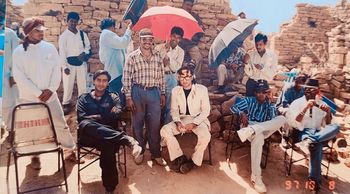 Look at the rare unseen pictures from the film sets, KACHCHE DHAAGE, 1999; See Insights!