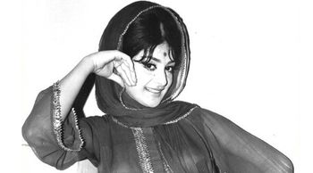 Fans Go Wild As Saira Banu Flaunts JAW-DROPPING '22-Inch Waistline' In Unforgettable Throwback Photo! (View Post)