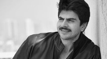 Ravi Dubey and Sargun Mehta approach Rahil Azam for new show Swaran Ghar?