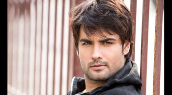 TV heartthrob Vivian Dsena is in a relationship with an NRI girl! Is marriage on the cards?