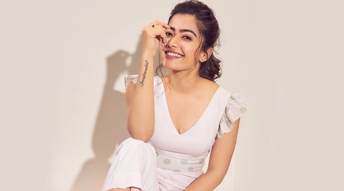 Rashmika Mandanna grooves to her hit dance number Saami from Pushpa at Umang 2022