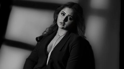 Uttaran actress Rashami Desai trolled online for hot photoshoot!