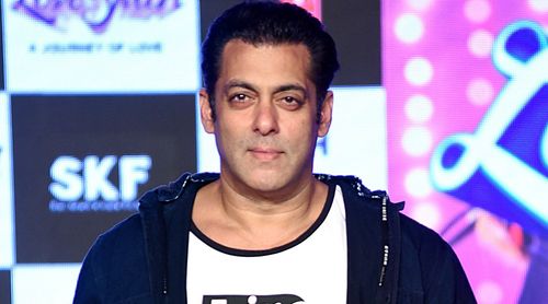 Salman Khan CONFESSES To Be BEATEN UP By ‘THIS’ Superstar After Putting His Monthly Salary On Fire (Details Inside)