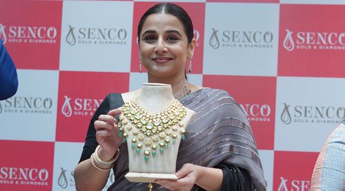 At the grand opening of Senco Gold & Diamonds' new store in Borivali, Vidya Balan made an appearance.