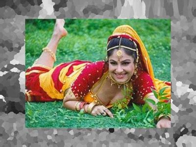 Ayesha Jhulka Photo