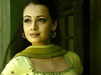 Dia Mirza Photo