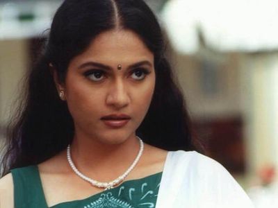 Gracy Singh Photo