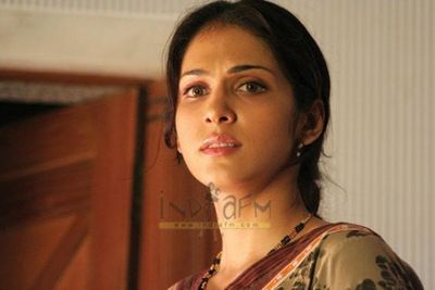 Isha Koppikar Photo