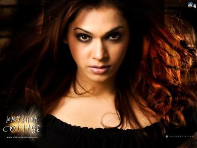 Isha Koppikar Photo