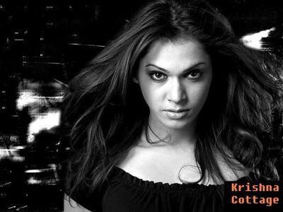 Isha Koppikar Photo