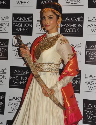 Isha Koppikar Photo
