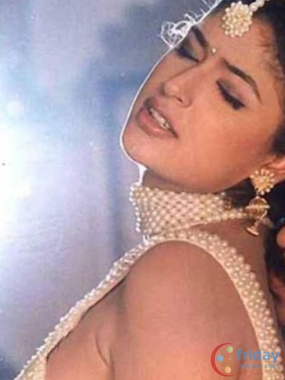 Anjala Zaveri Photo