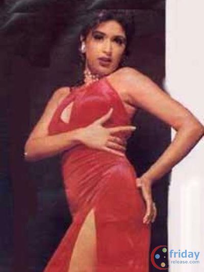 Anjala Zaveri Photo