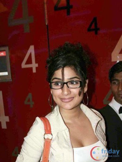 Anjala Zaveri Photo