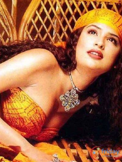 Anjala Zaveri Photo