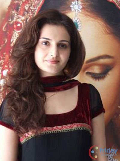 Monica Bedi Photo
