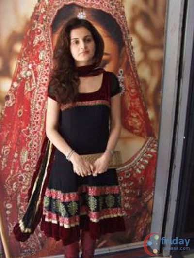 Monica Bedi Photo