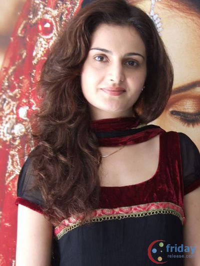 Monica Bedi Photo