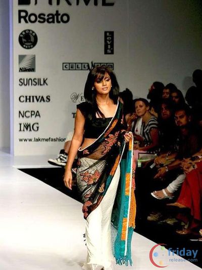 Neetu Chandra Photo