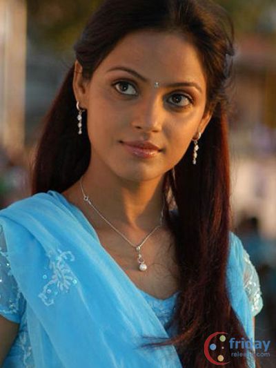 Neetu Chandra Photo