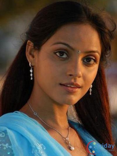 Neetu Chandra Photo