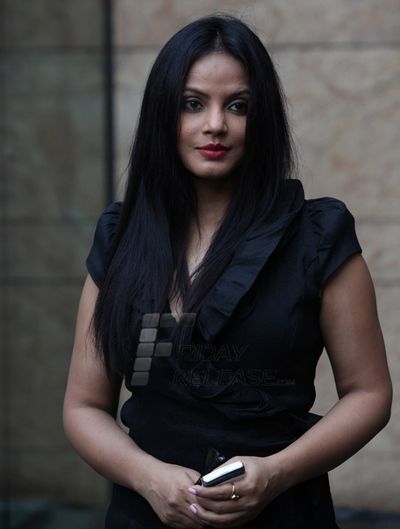 Neetu Chandra Photo