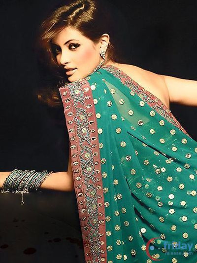 Riya Sen Photo