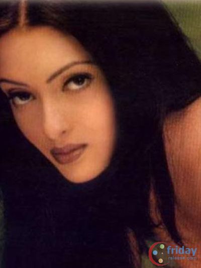 Riya Sen Photo