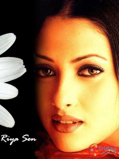 Riya Sen Photo