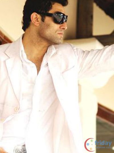 Shiney Ahuja Photo