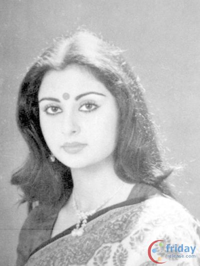 Poonam Dhillon Photo