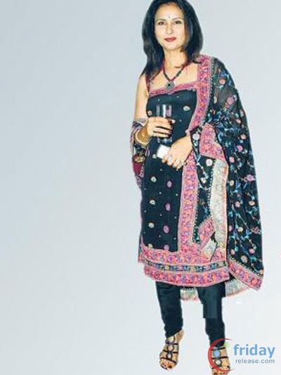 Poonam Dhillon Photo