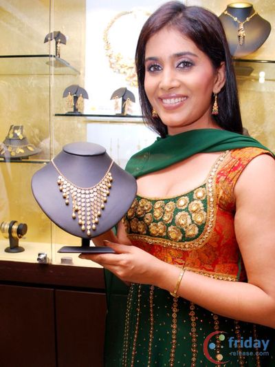 Sonali Kulkarni Photo