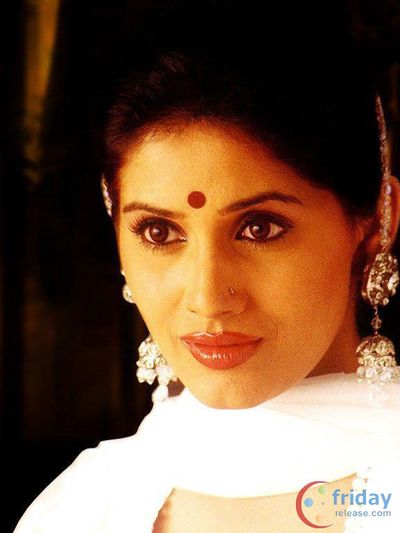 Sonali Kulkarni Photo