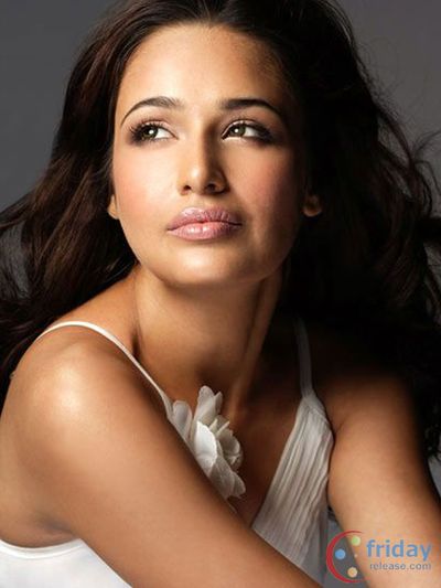 Yuvika Chaudary Photo