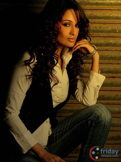 Yuvika Chaudary Photo