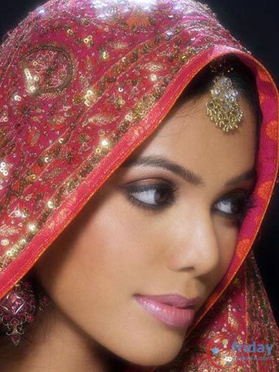 Natasha Suri Photo