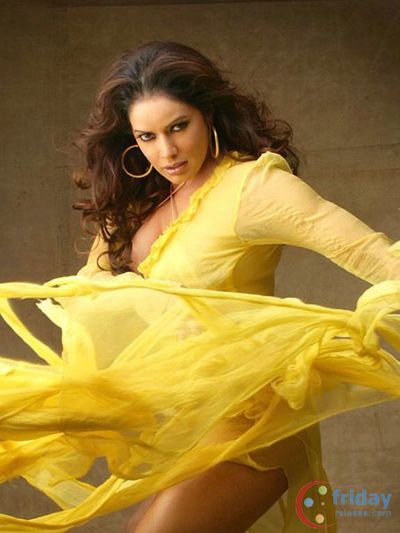 Poonam Jhawer Photo