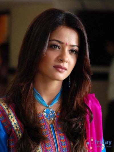 Surveen Chawla Photo