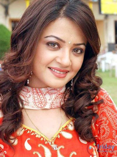 Surveen Chawla Photo